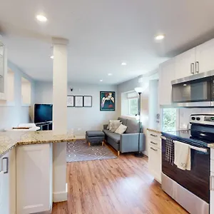  Holiday home Queen Anne Escape